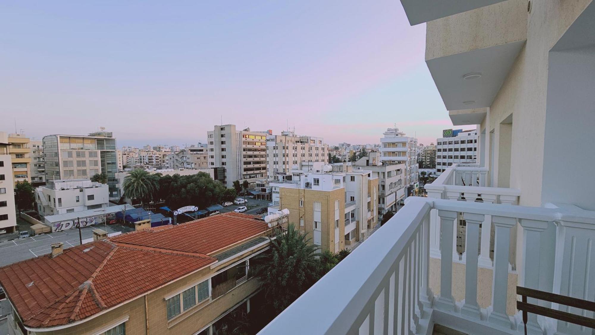 Stay Cosmo City Suites Nikosia Exterior foto