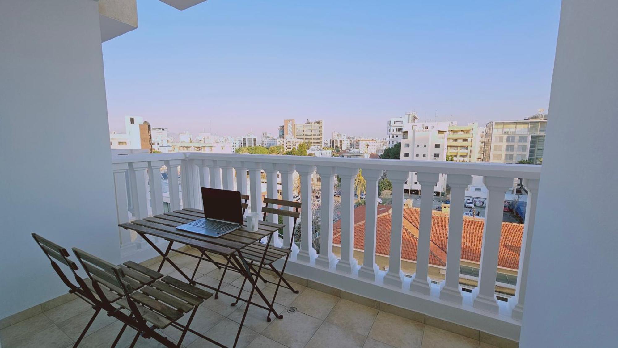 Stay Cosmo City Suites Nikosia Exterior foto